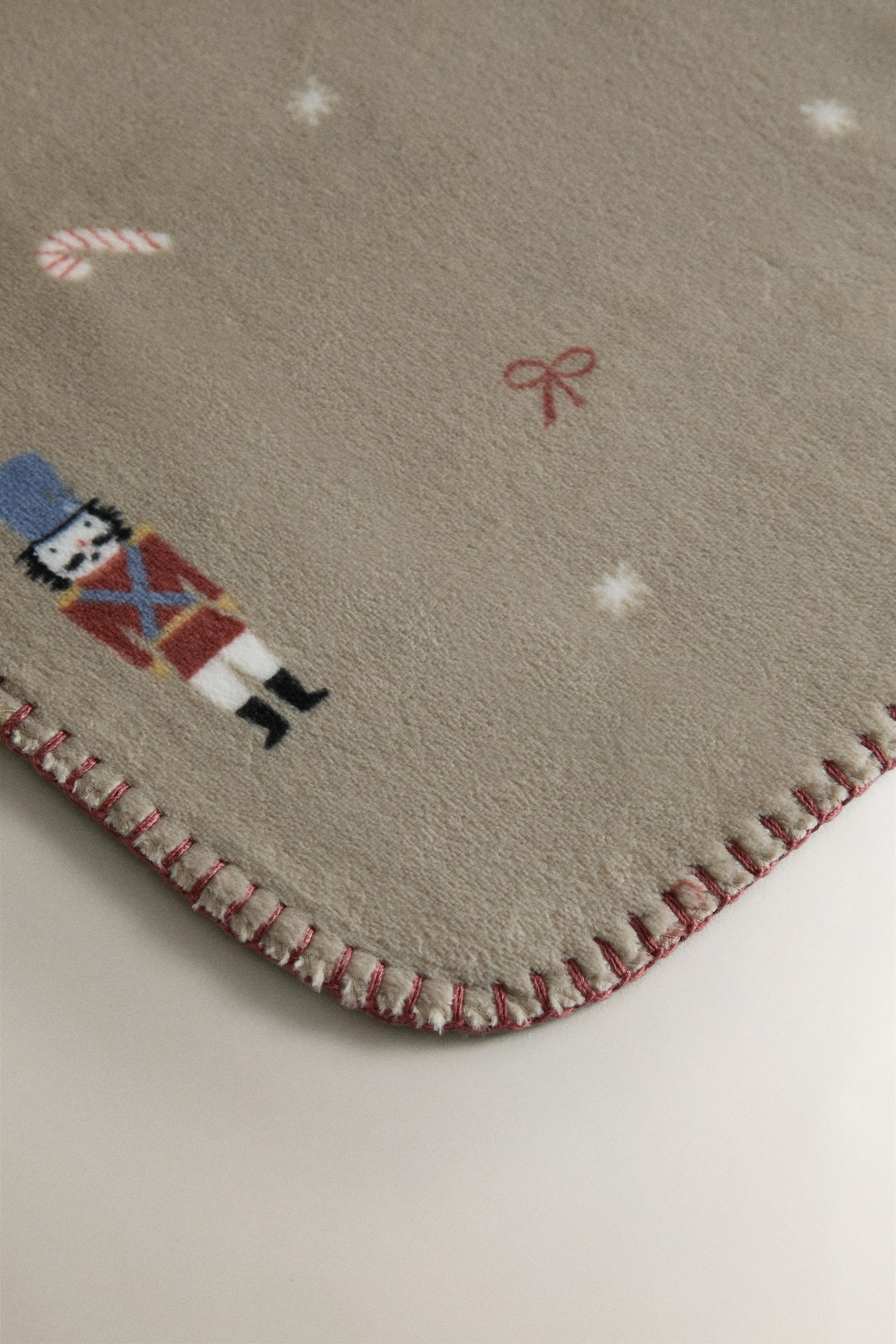CHILDREN'S FLEECE CHRISTMAS NUTCRACKER BLANKET